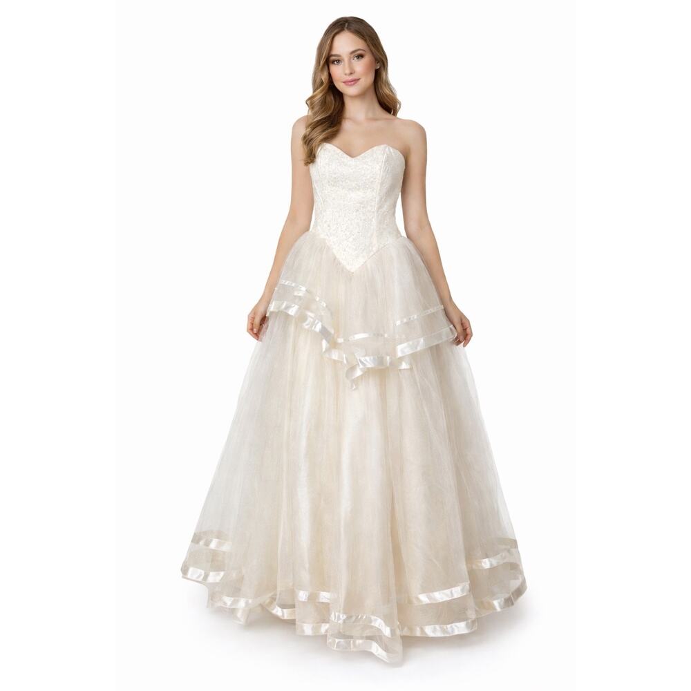 1980s Gunne Sax by Jessica McClintock Ivory Lace & Tulle Prom Gown XXS